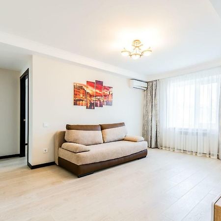 ARTAL Apartment on Obolonsky avenue 16a Kiev Extérieur photo