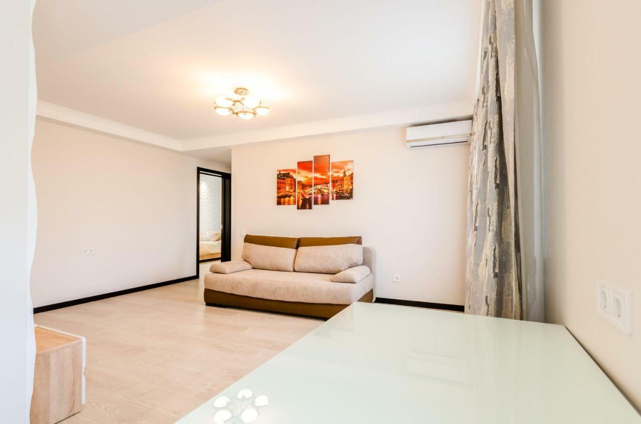 ARTAL Apartment on Obolonsky avenue 16a Kiev Extérieur photo