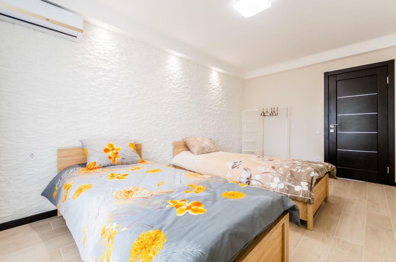 ARTAL Apartment on Obolonsky avenue 16a Kiev Extérieur photo